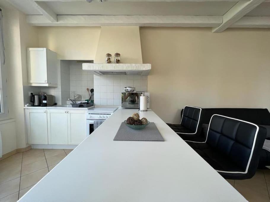 Chez Tonio - Montereau Apartment Bagian luar foto